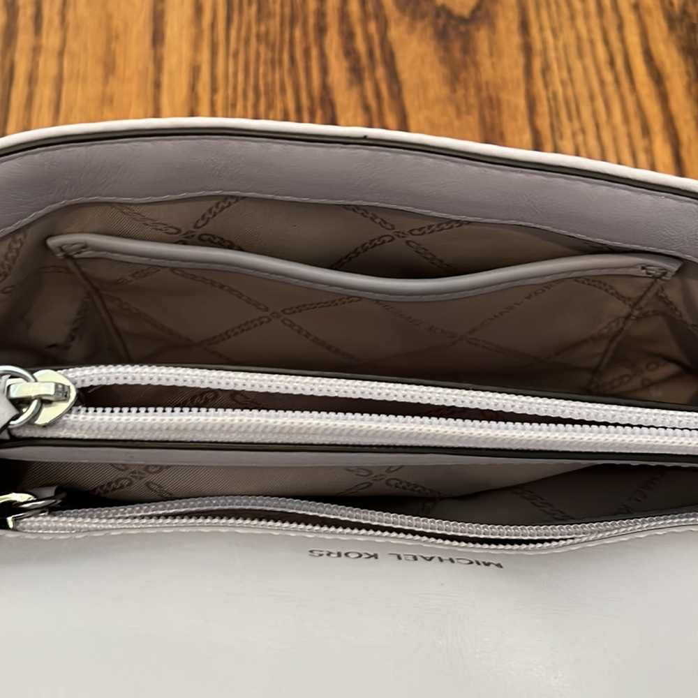 Michael Kors purse - Picture 8 of 11